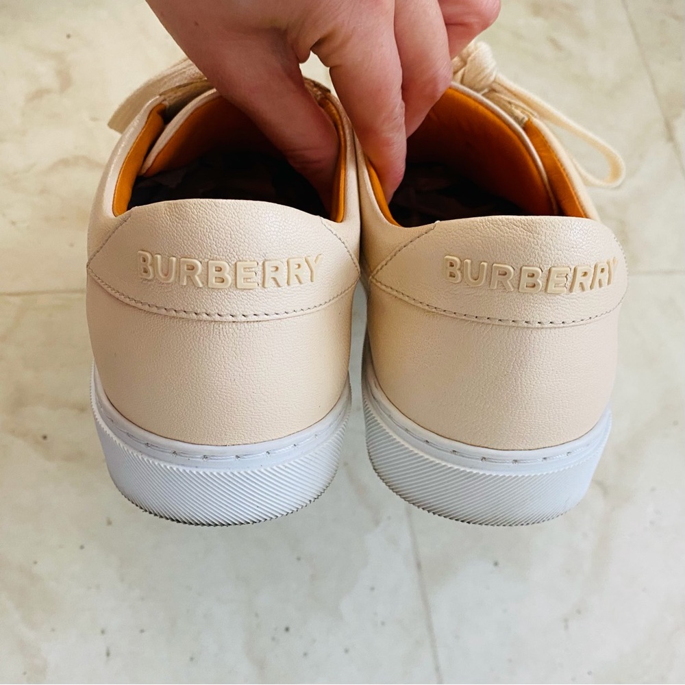 $540 Burberry Powder Cream Leather Low Top Lace Up Sneakers Size 8.5/38.5 - Picture 9 of 13